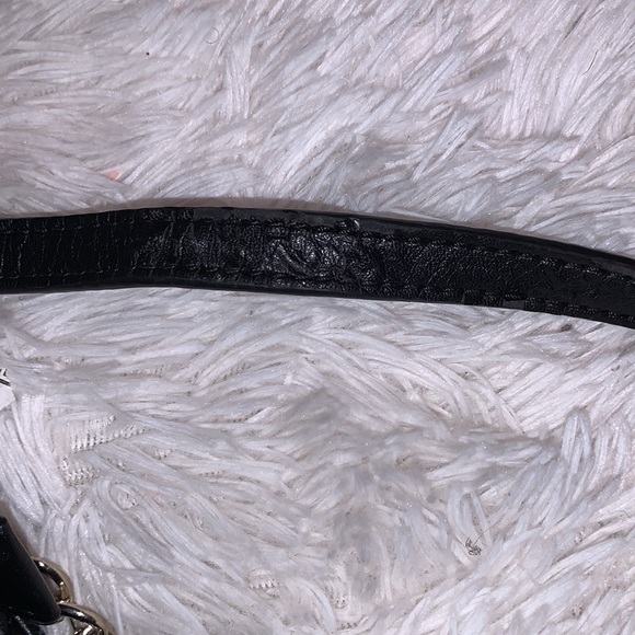 🖤BLACK GUESS HANDBAG🖤 - Picture 8 of 16